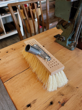 Teerschrubber / Fibre mit Stielhalter